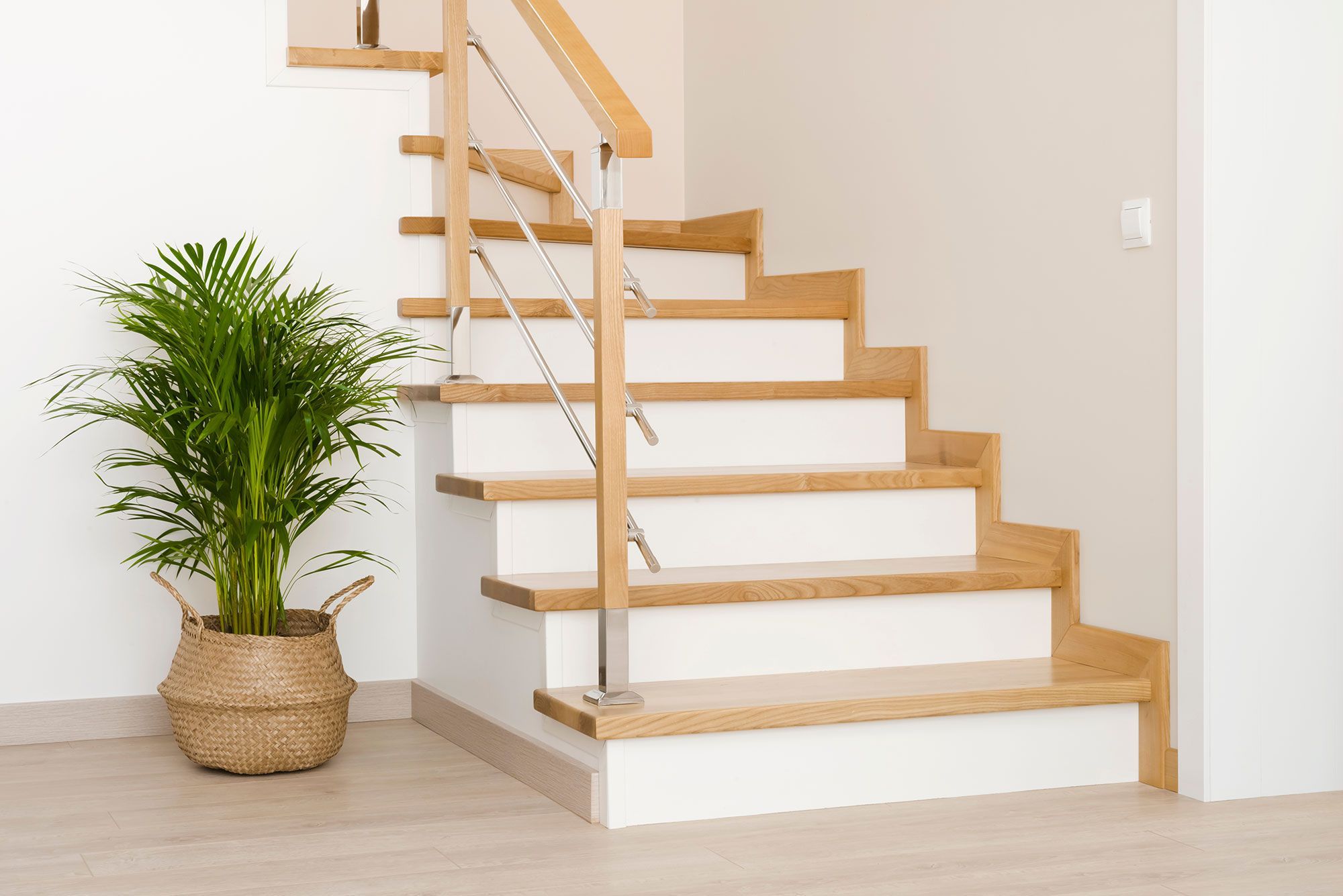 decorar pared escalera